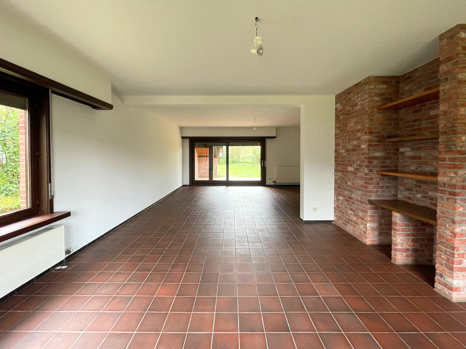 ZEER RUIME HALFOPEN BEBOUWING MET 4 SLPK EN ZUIDTUIN - foto 4