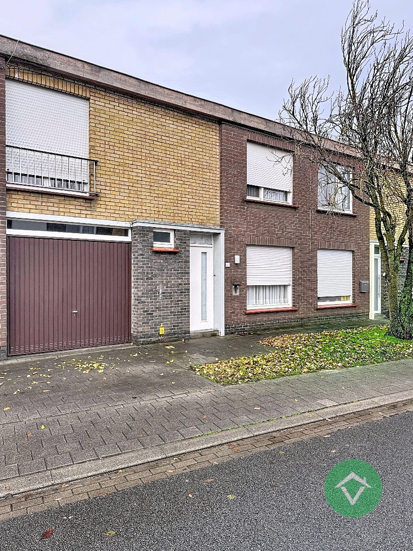 Woning met 4 slaapkamers en garage te Roeselare - foto 1