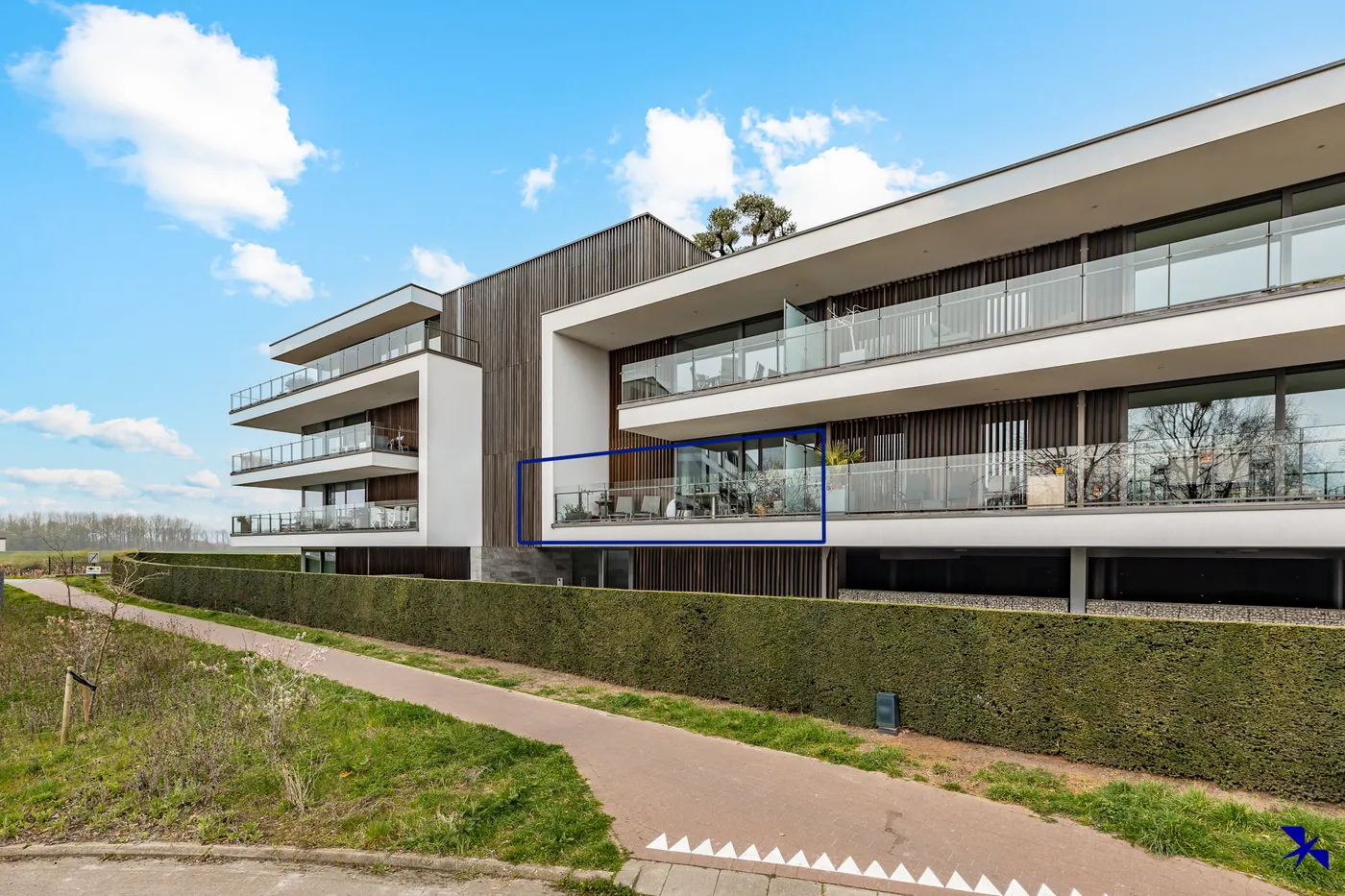 Stijlvol appartement met zicht op het water en binnenzwembad - foto 5