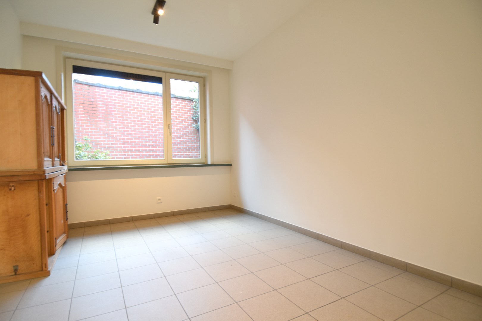 Kantoorruimte te huur in hartje Rollegem - foto 4