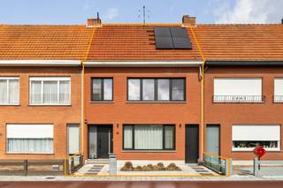 Deze instapklare woning is gelegen vlakbij het centrum van Putte. Winkels, openbaar vervoer en scholen vindt u allemaal in de directe omgeving...