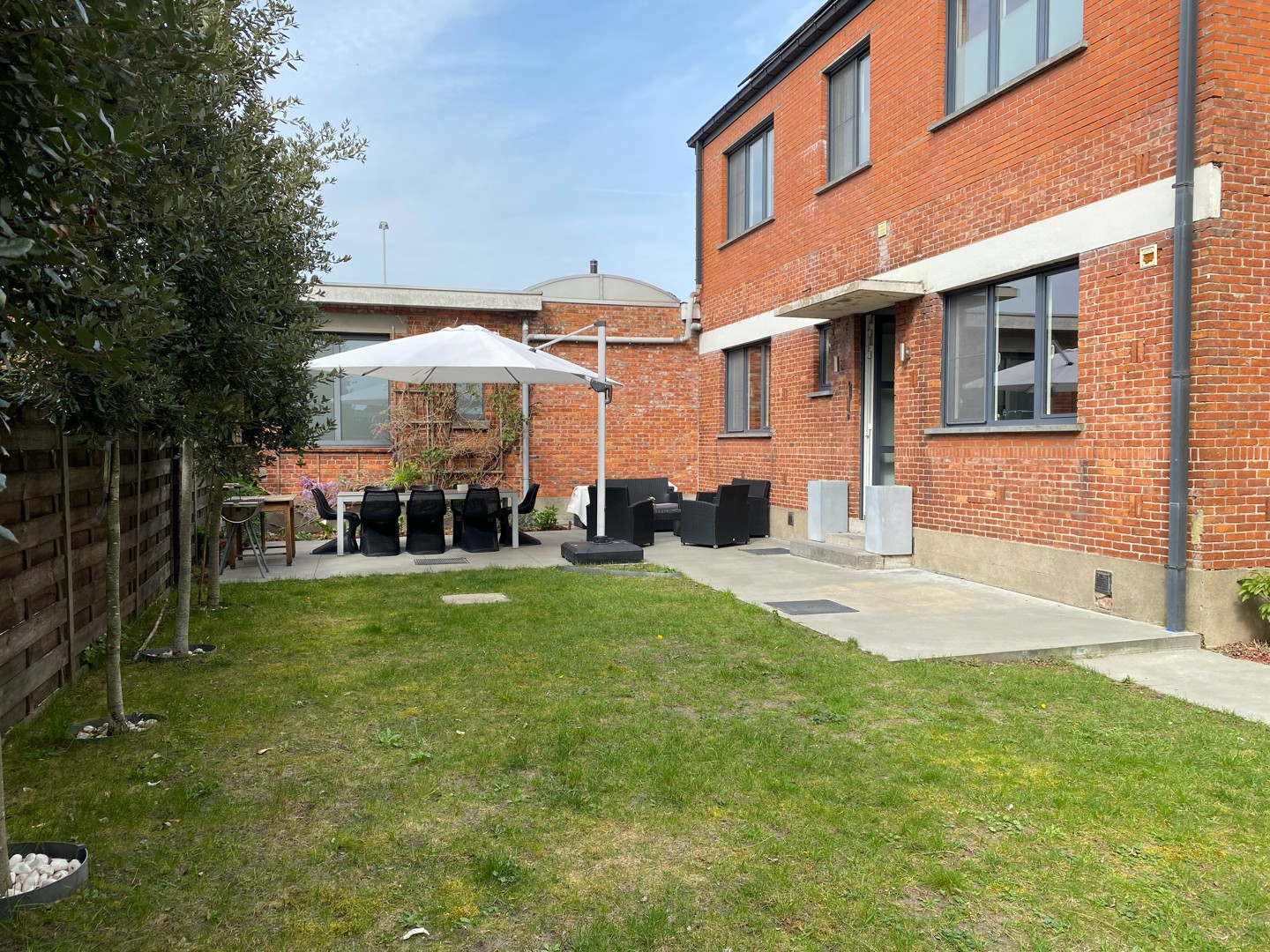 Karaktervolle gerenoveerde woning met garage en tuin - foto 4