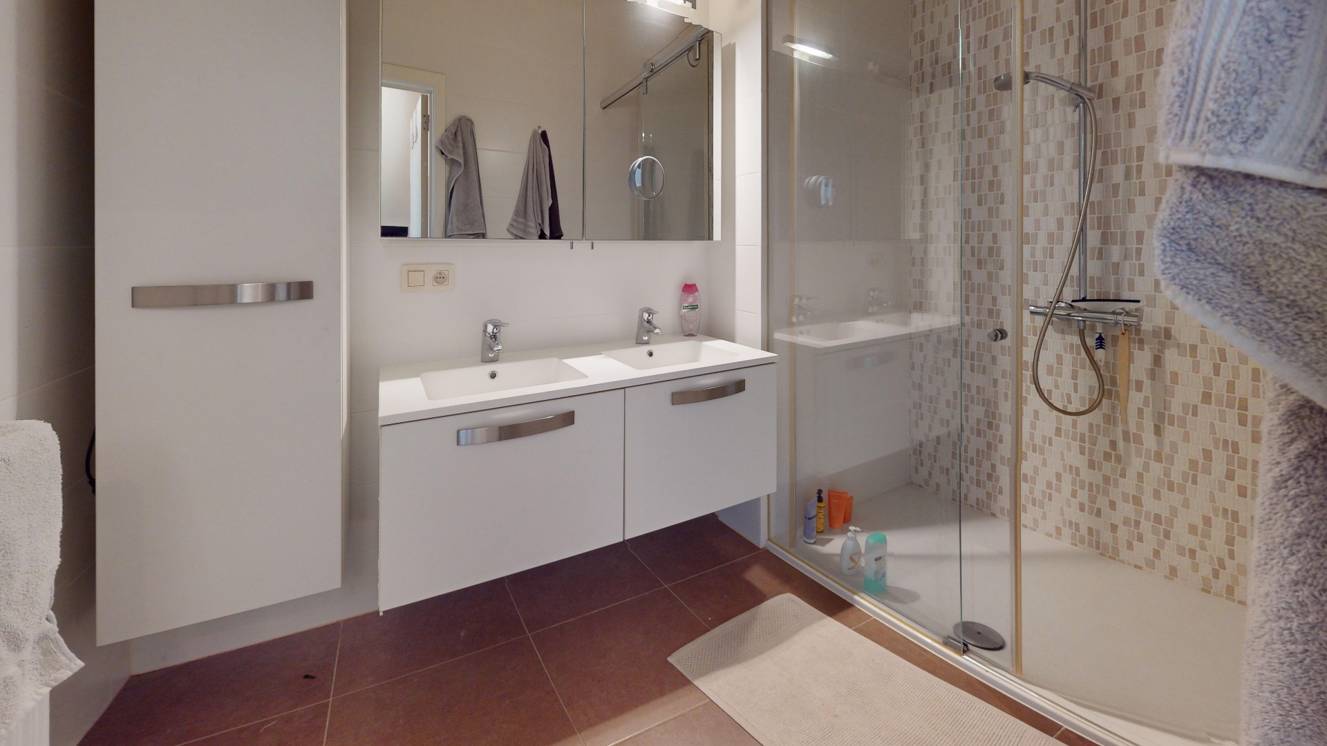 Ruim en recent gelijkvloers appartement in het centrum - foto 5