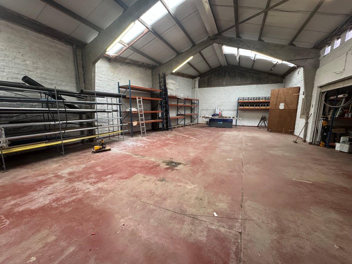 Te huur: Praktische opslagruimte (250m²) in Oostende - foto 2