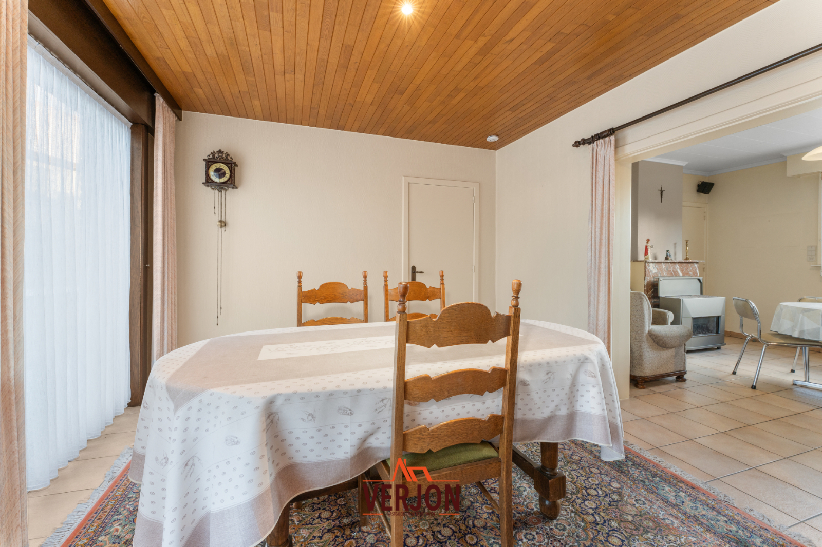 Gezellige en praktische woning met afgesloten tuin en ruime garage in Ardooie! - foto 4