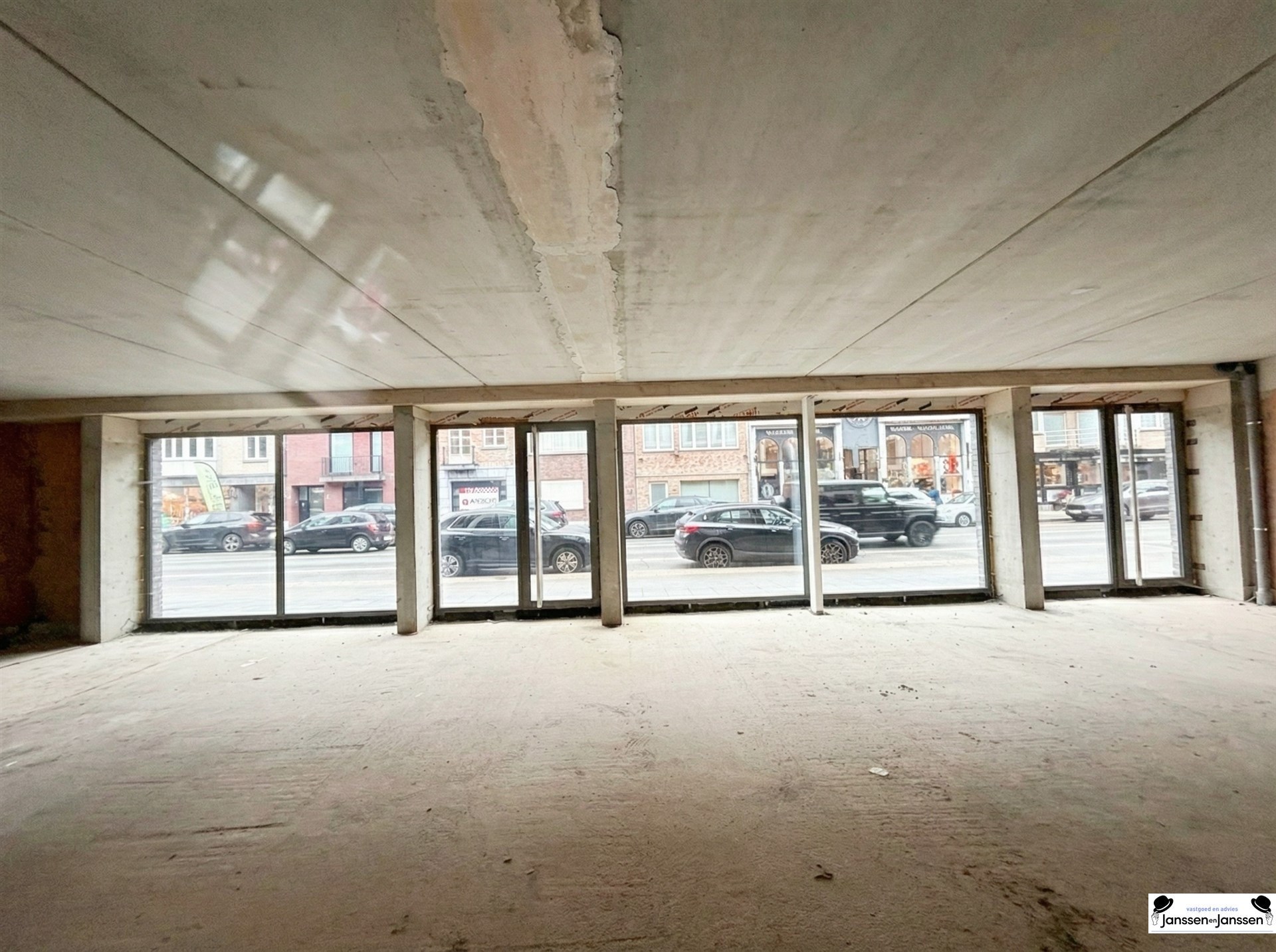 shopping center - photo 2