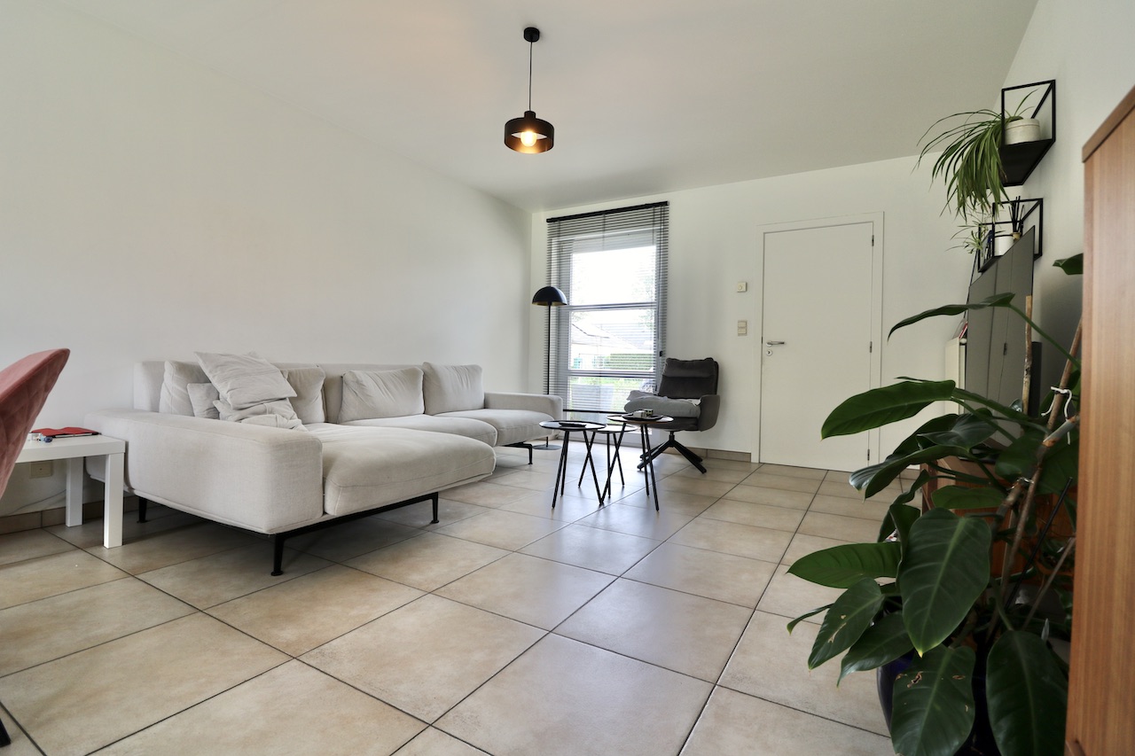 Ruime,instapklare woning met 3 slpk, garage en tuin voor 1.195 EUR/mnd - foto 5