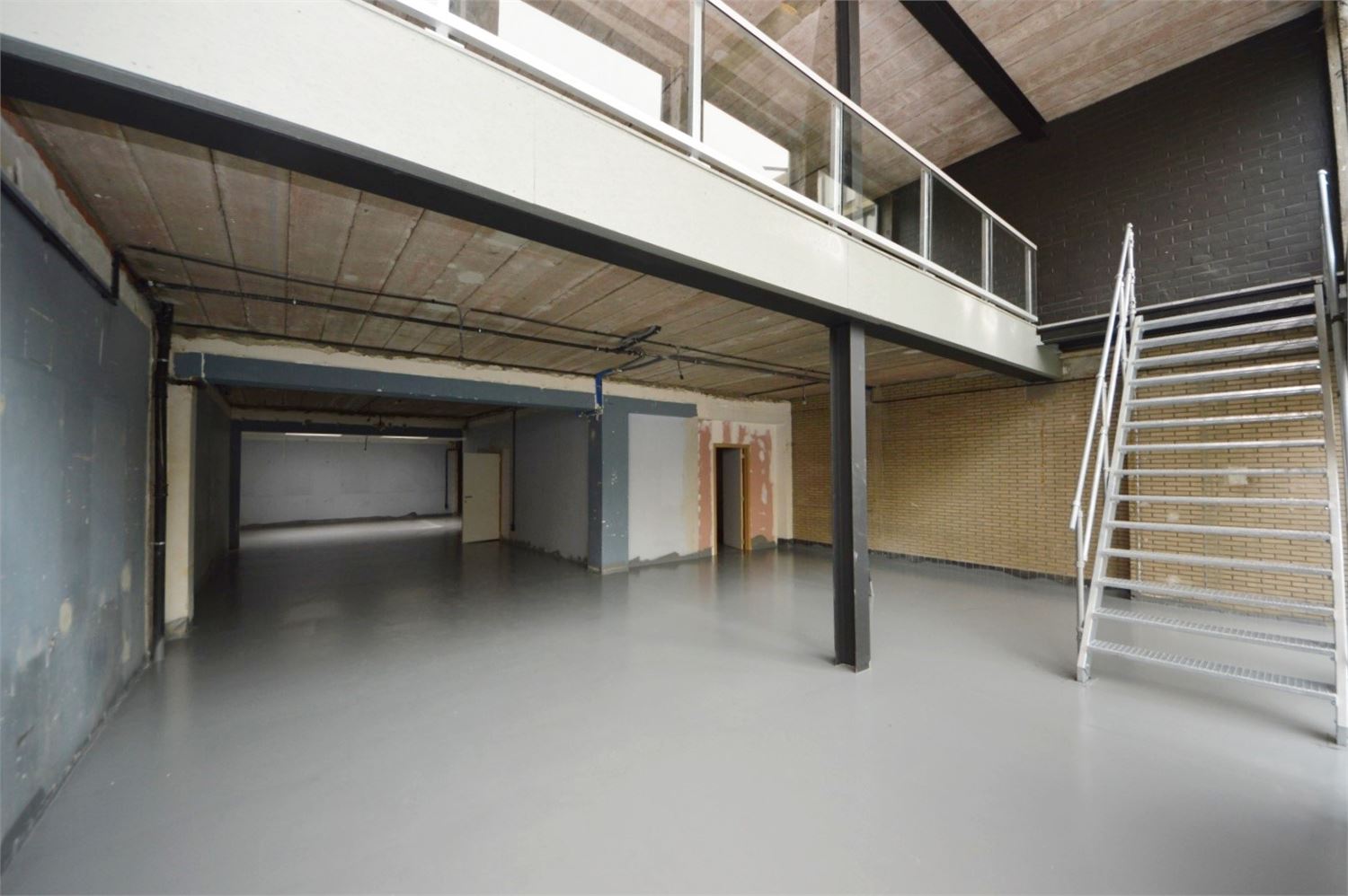 Commercial à louer à Anvers - photo 4