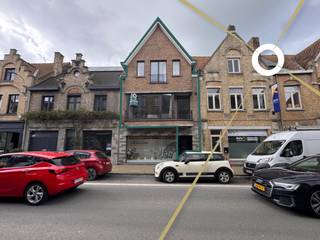 Dit lichtrijke en ruime appartement is ideaal gelegen in het hart van Diksmuide, op wandelafstand van winkels, horeca, openbaar vervoer en...