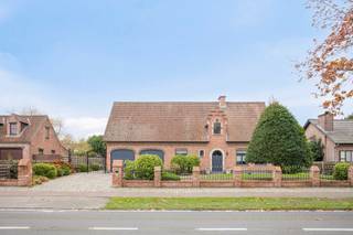 Deze karaktervolle landelijke woning uit 1981 bevindt zich in het groene en gezellige Blauberg (Herselt), op een mooie locatie tussen Herselt...