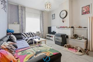 Op de Meenseweg in Ieper, op wandelafstand van het stadscentrum, vinden we deze instapklare woning met garage en tuin terug. Dankzij de...