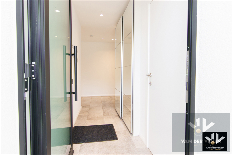 LUXUEUS AFGEWERKT GVL APP MET RIANTE TUIN EN TERRAS - foto 3