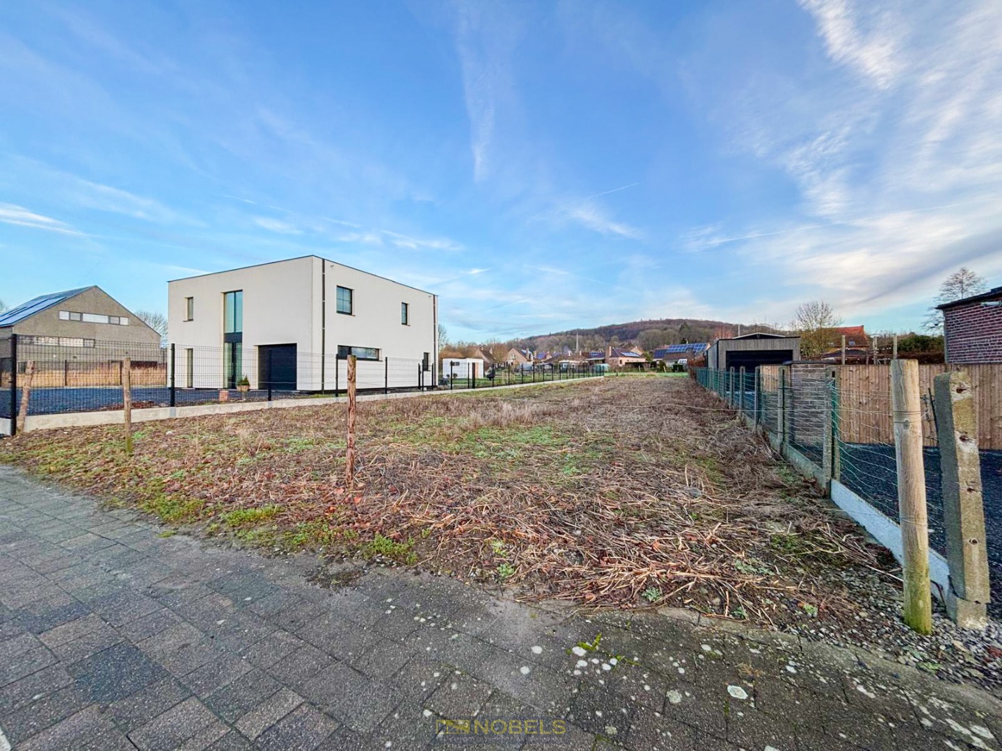 Te koop, Bouwgrond voor halfopen bebouwing op gunstige ligging te Ronse! - foto 2