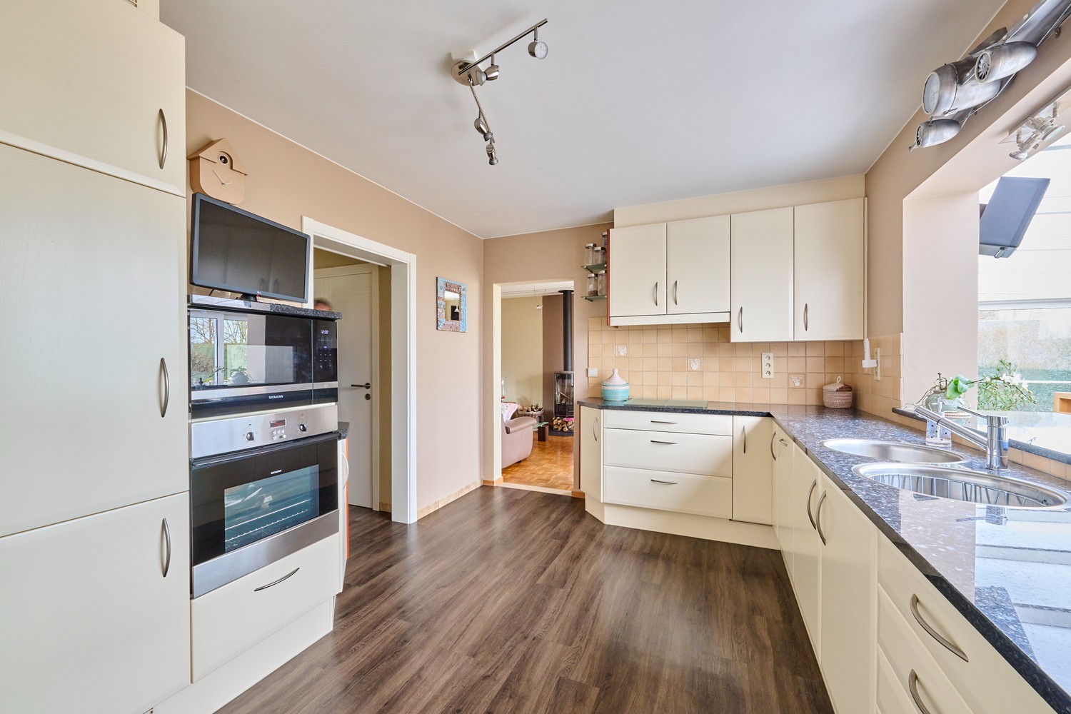 Praktisch ingedeeld keurig onderhouden landhuis - landelijk gelegen - foto 3