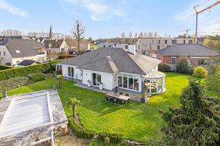 Ontdek deze exclusieve en karaktervolle villa op een toplocatie in Opgrimbie!Bekijk alvast onze virtuele tour op Youtube en laat u verrassen door de...
