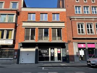 Een rustige stek in het centrum van Kortrijk ….Op de eerste verdieping van dit kleinschalig blokje bevindt zich aan de achterzijde dit gezellige...