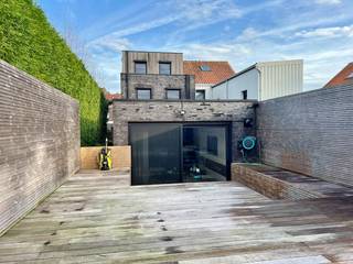 In een rustige en intieme woonomgeving, pal in het centrum van Ieper, bevindt zich deze recente en uiterst energiezuinige woning met zonnige...