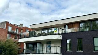 Zeer aangenaam penthouse appartement op de bovenste verdieping van residentie Park View 3.Het appartement beschikt over een ruime inkomhal, een...