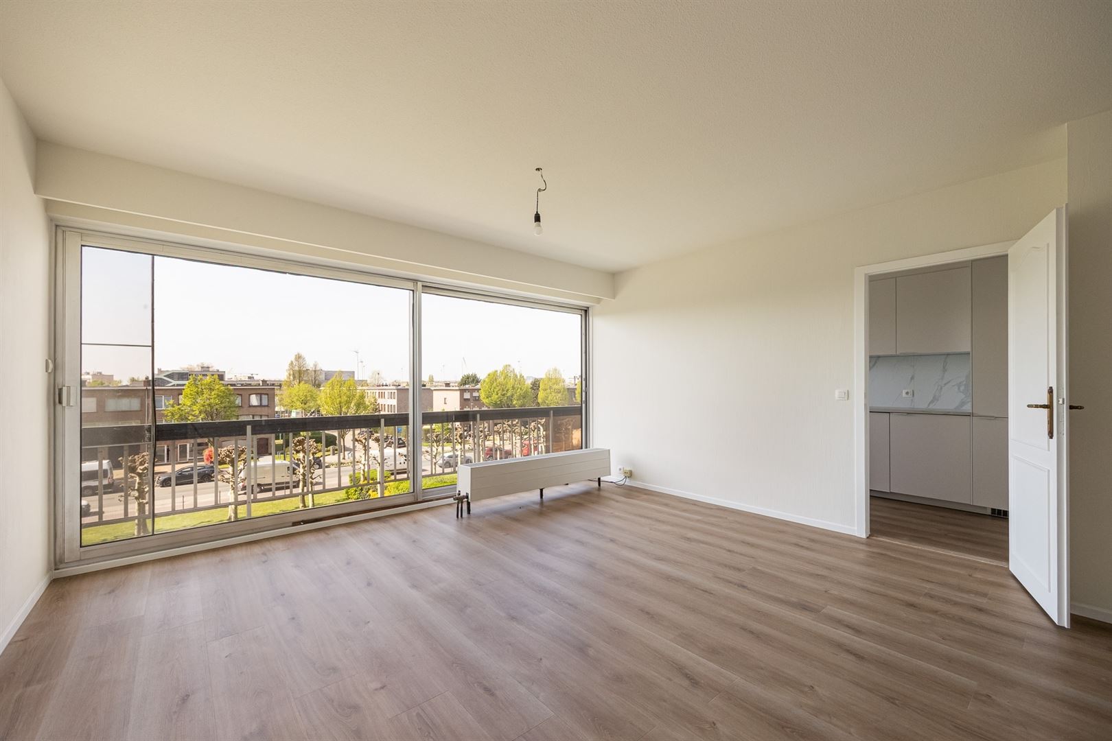 Volledig gerenoveerd appartement met 2 slaapkamers en 2 terrassen!  - foto 5