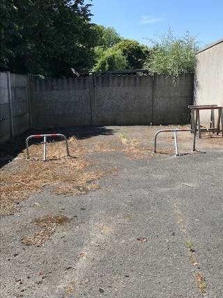 Autostaanplaatsen, dichtbij het centrum van Ingelmunster aan €35/maand.