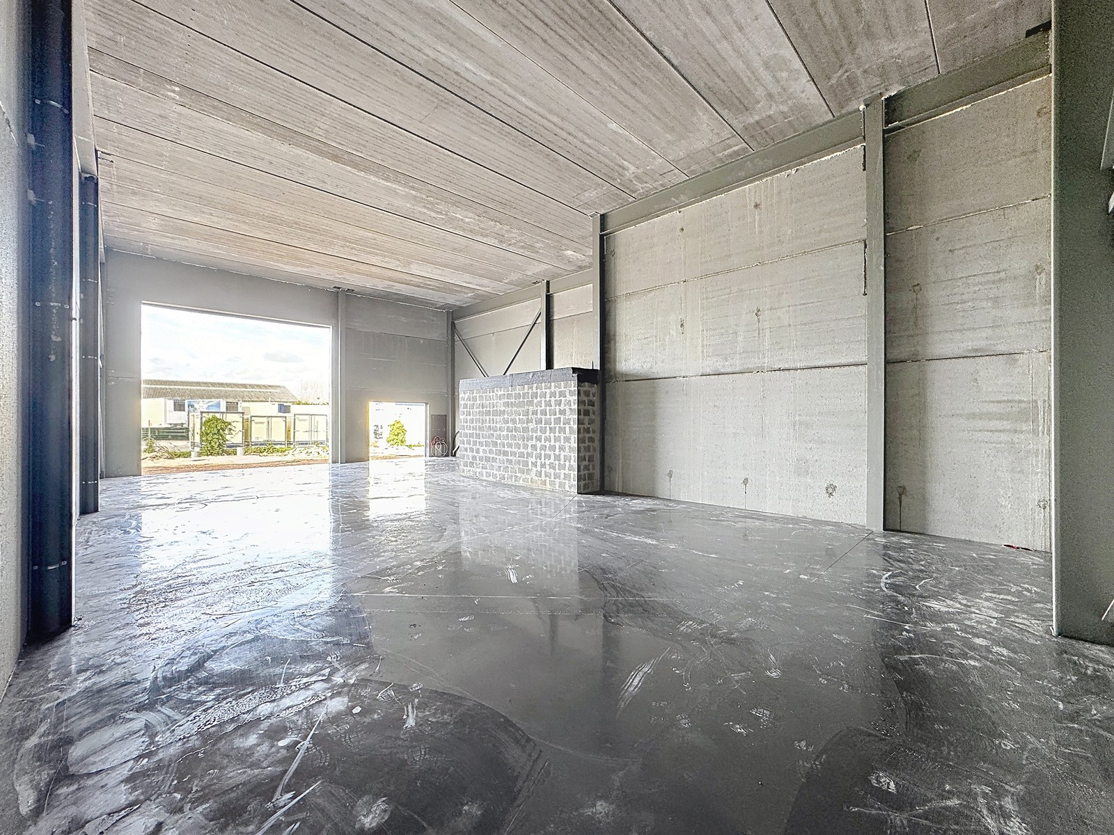 NB KANTOOR (164 m² - 1° verd.) met onderliggend MAGAZIJN (164 m² - op glv.), inclusief 6 private PARKEERPLAATSEN op industriezone "Schatting" te Zedelgem - foto 5