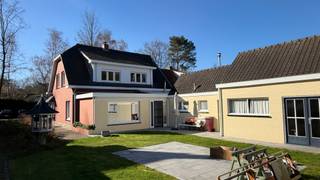 Ruime half open woning in de wijk Elshout te Schoten.Centraal gelegen met goede verbinding naar Schoten centrum, Brasschaat, ‘s Gravenwezel en St...