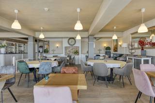 Commercial property for rent on the Zeedijk in Zeebrugge.Layout:- consumption room area: 150 m²- toilet- partially installed kitchen- private...