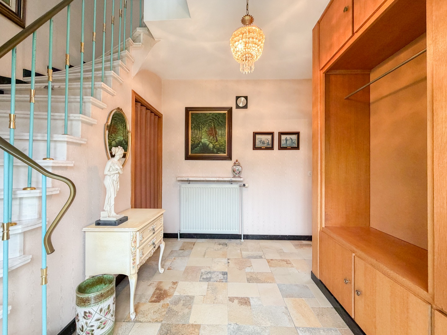 Te koop, te renoveren alleenstaande woning met inpandige dubbele garage en carport op 1006m². - photo 4