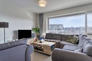 Dans le quartier branché de la gare d'Aalter, nous trouvons cet appartement de 2 chambres prêt à emménager avec une terrasse spacieuse. Idéal pour...