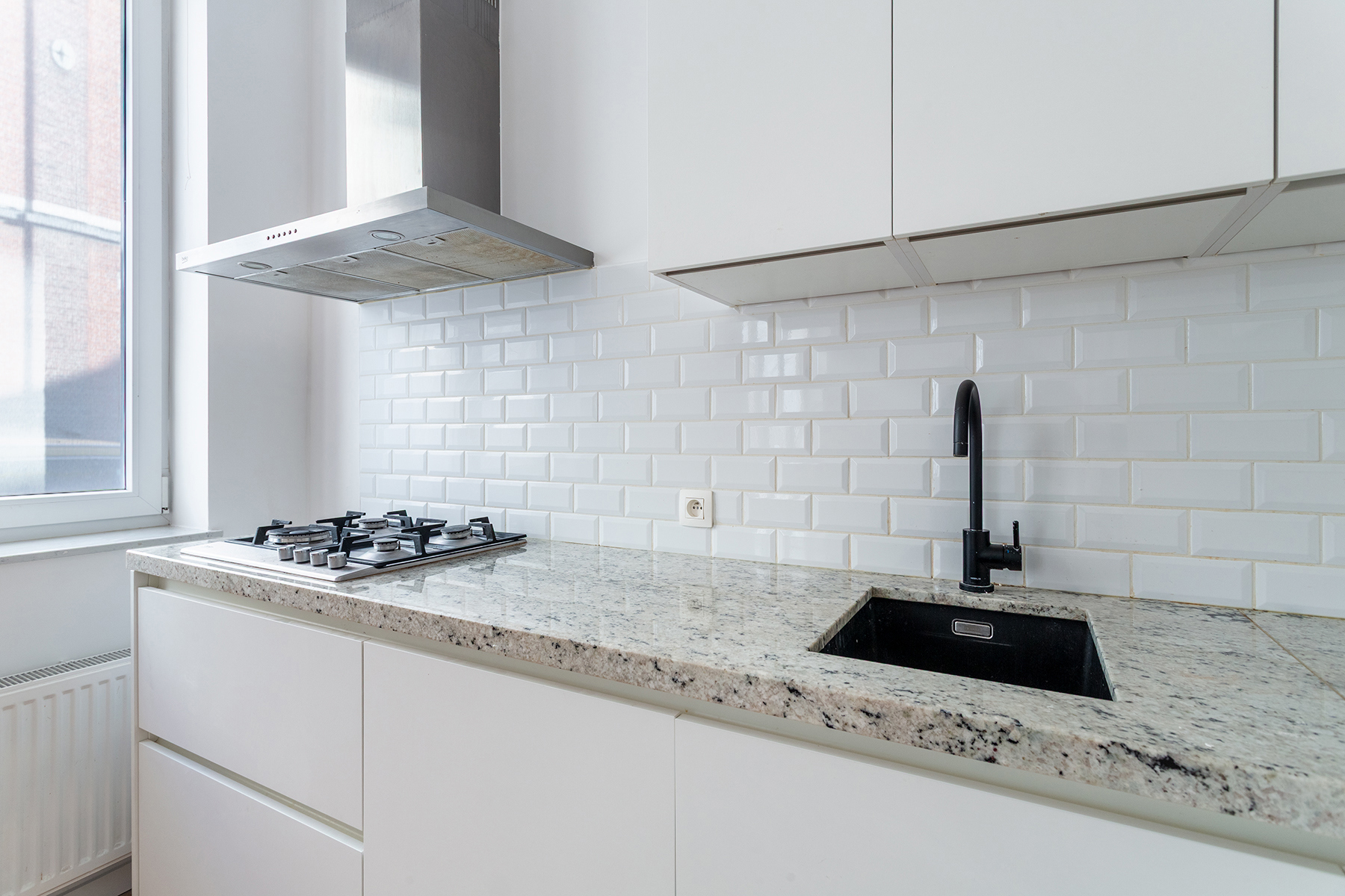 2060 - Gerenoveerd 1 slaapkamer gelijkvloersappartement. - foto 3