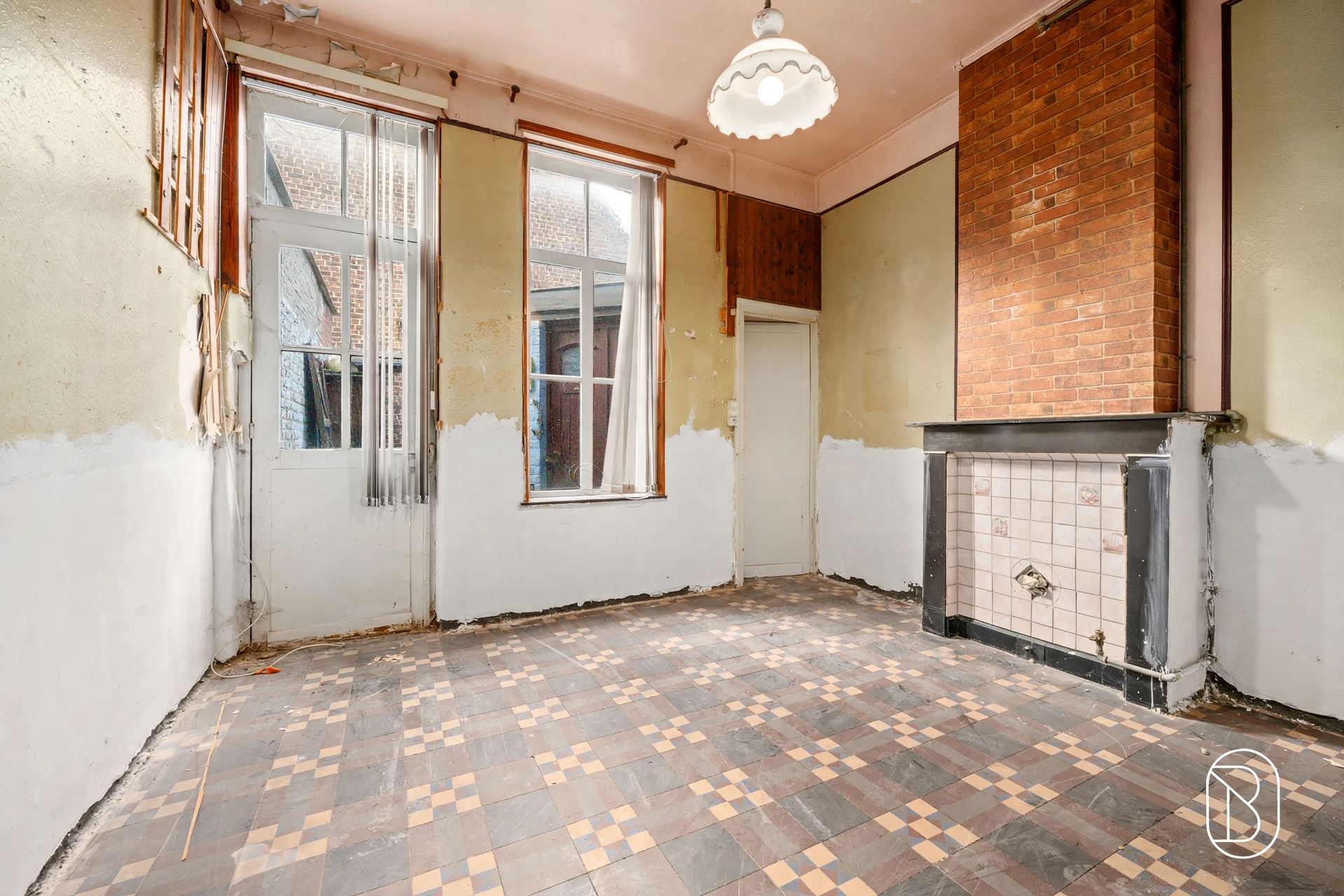 Te renoveren woning in het centrum van Ronse! - foto 4