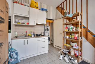 In de Stierstraat 22 te Gent bevindt zich deze woning met een bewoonbare oppervlakte van 44 m² (volgens het EPC-attest).<br />De woning beschikt over één slaapkamer, een keuken, eetplaats en woonruimte en badkamer. <br /><br />De woning is gelegen op een centrale locatie, op wandelafstand van Portus Ganda, één van de bruisende hotspots van de stad. Dankzij de vlotte bereikbaarheid met wagen en openbaar vervoer (bus en trein) is dit een interessante ligging voor zowel eigen bewoning als investering.<br />Mobi-score: 9,3.<br /><br />Deze woning is momenteel verhuurd. <br /><br />Meer informatie op aanvraag via olivier@ocvastgoed.be of +32 475 33 02 46.<br /><br />EPC:  557kWh/m² (F-label)  - Bruikbare vloeroppervlakte 44m² (Volgens het EPC-verslag) - Perceeloppervlakte 81m² <br />Stedenbouwkundige inlichtingen: woongebied met cultureel, historische en/of esthetische waarde, stedenbouwkundige vergunning, geen verkavelingsvergunning, geen rechterlijke herstelmaatregel of bestuurlijke maatregel opgelegd, voorkooprecht.<br />Geen overstromingsgevoelig gebied. P-score = A, G-score = A<br />Dit pand is onderhevig aan de renovatieverplichting