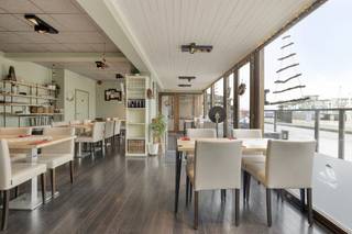 Dit horecapand is gelegen op een zeer commerciële locatie aan de Vissershaven in Oostende. De Visserskaai is de trekpleister voor toeristen en...