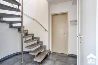 Ontdek dit ruim 2-slaapkamerappartement gelegen op enkele minuten van het centrum van Dilbeek.Het appartement is gelegen op het 2de verdiep van een...