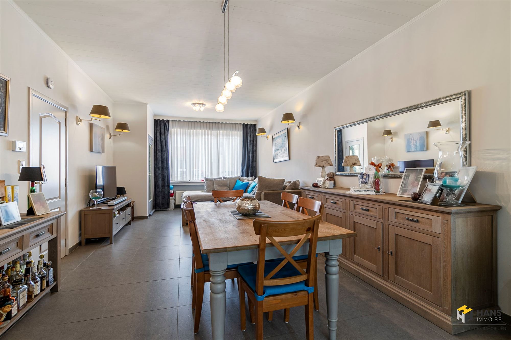 Ruime woning (191 m²) met 4 slaapkamers, magazijn en tuin (170 m²) in Borsbeek. - foto 5