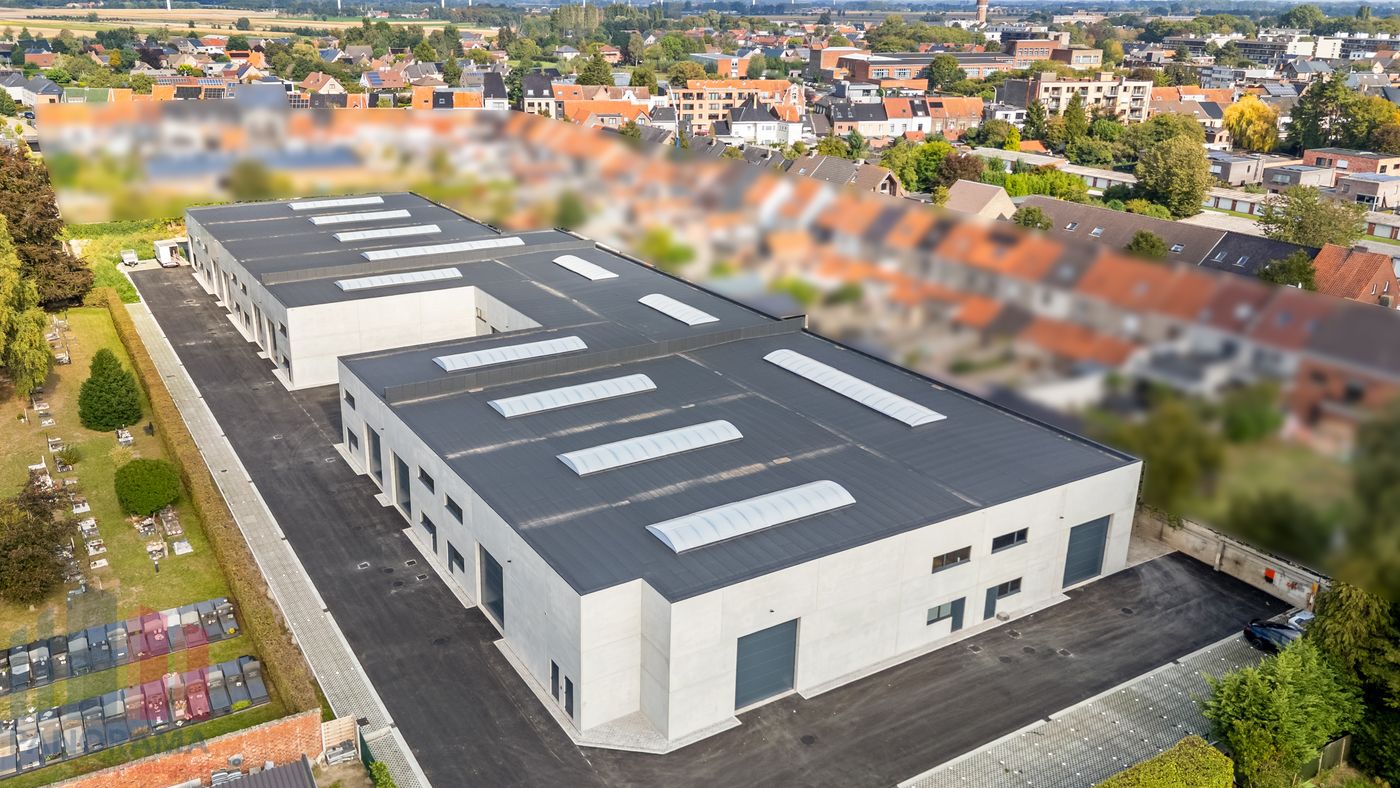 270 m² nieuwbouw KMO-unit op 500 m van de N9 - photo 2