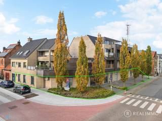 Bent u op zoek naar een handelsruimte op een absolute A-locatie in Waregem met een totale bruikbare oppervlakte van 513 m²?Dan is dit unieke...