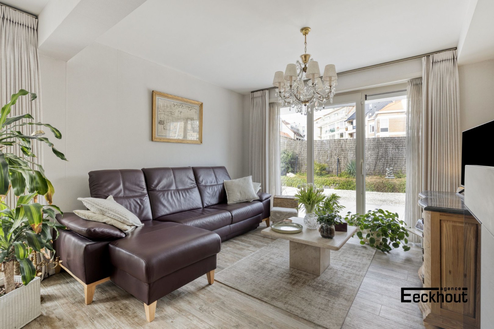 Gerenoveerd appartement met uitzonderlijk groot terras en inpandige garage! - foto 4