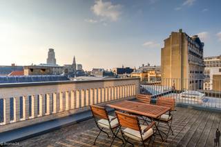 Exclusieve duplex met ruim terras.GA NAAR WWW.DEBOERENPARTNERS.BE OM RECHTSTREEKS UW ONLINE AFSPRAAK IN TE PLANNENWonen bovenop de prestigieuze...