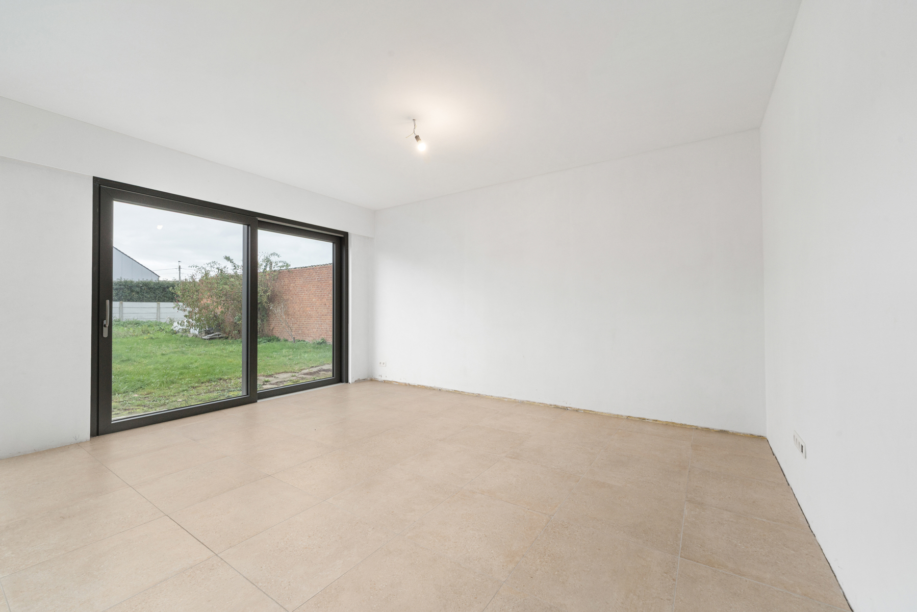 TE KOOP - Ruime deels gerenoveerde woning van 280m²  - foto 4