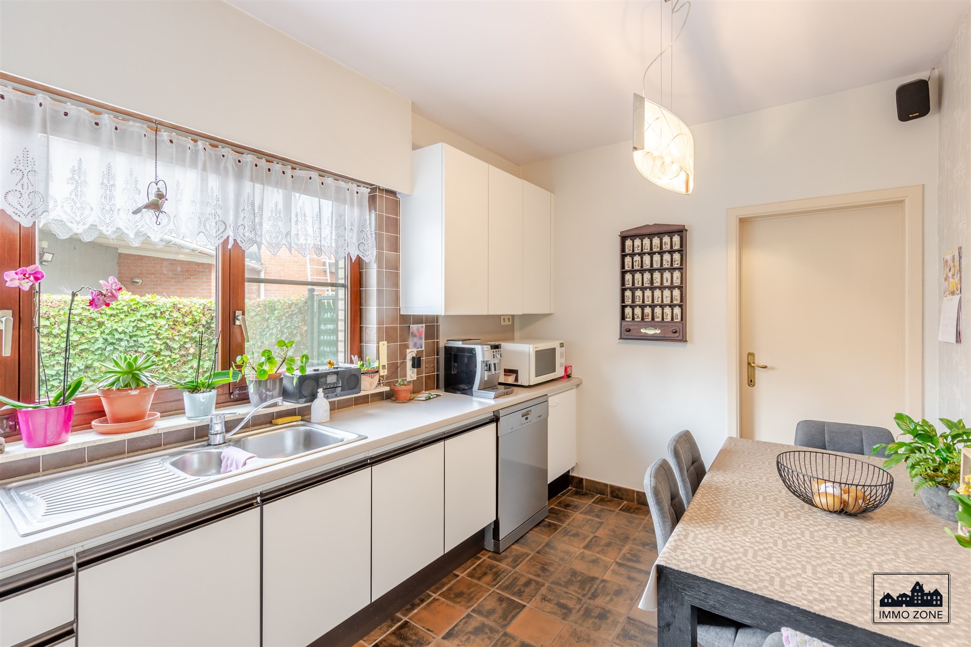 Ruime, gerenoveerde bungalow te koop in De Klinge - foto 5