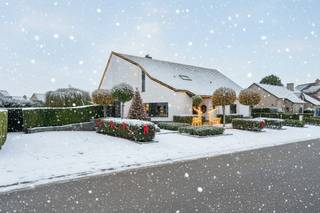 Deze prachtige woning in Beringen combineert comfort, ruimte en veelzijdigheid. Met een bewoonbare oppervlakte van 392 m² en een perceel van 1.950...