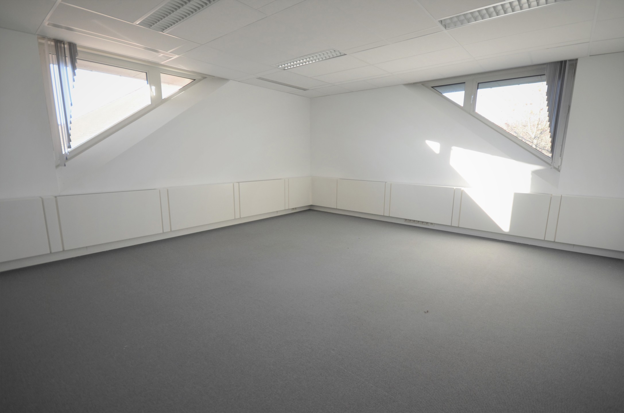 TE KOOP - Kantoorruimte op Waterloo Office Park K - foto 2