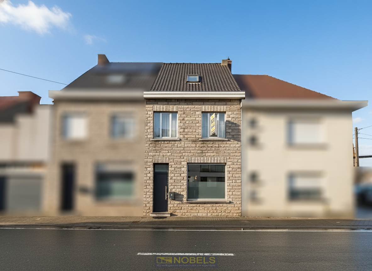 Te koop, Instapklare stadswoning met garage en zonnig terras te Waregem! - photo 2