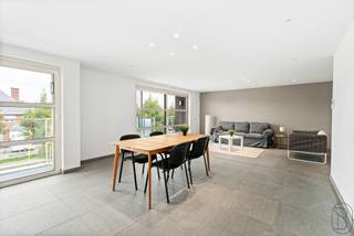 EXCELLENT BIEN ! APPARTEMENT SPACIEUX avec 2 TERRASSES et 2 CHAMBRES.Finitions avec des matériaux de QUALITÉ. Possibilité d’acheter un garage box en...