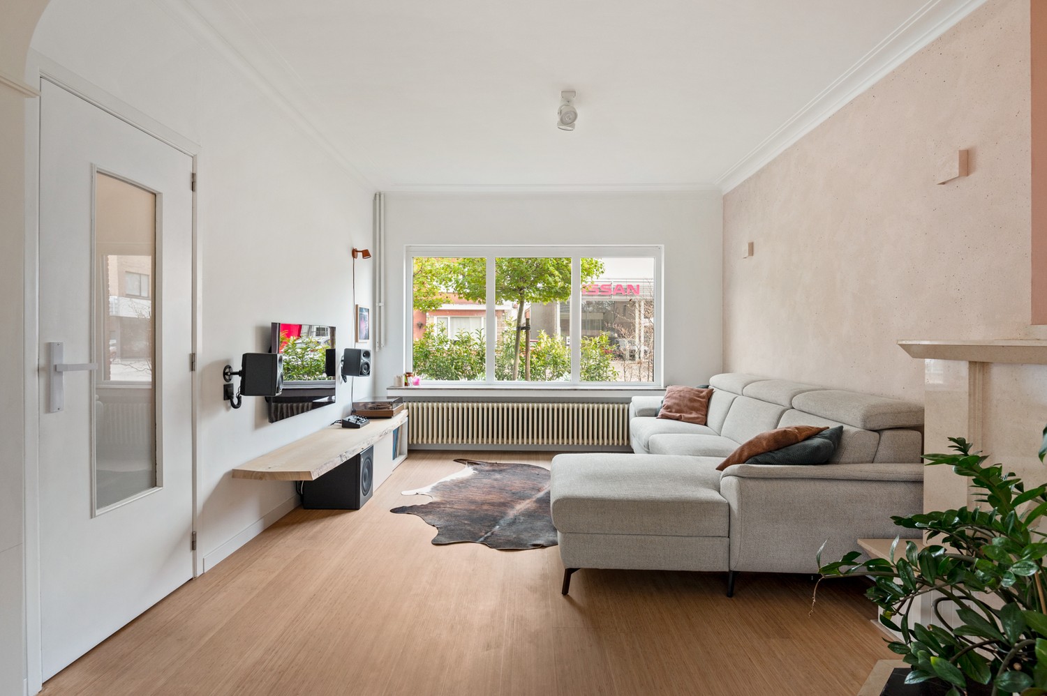 Instapklare woning met magazijn, 4 slaapkamers en 2 badkamers te Ranst! - foto 4