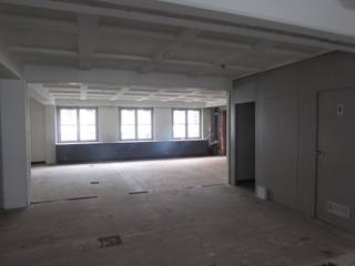 Kantoorruimtes te huur gesitueerd tussen de metrostations Kunst-Wet en Maelbeek. Al de Europese Instellingen zijn quasi op wandelafstand.• Er zijn...