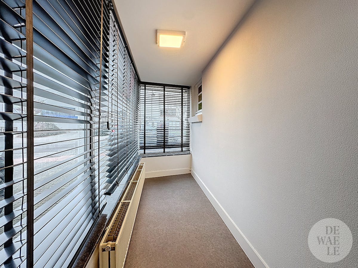 Handelsruimte van 114 m² op goede locatie in Maaseik - foto 4