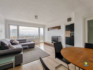 Modern en lichtrijk 2-slaapkamerappartement met prachtig zicht op Antwerpen!Dit instapklare appartement bevindt zich op de 10e verdieping op...