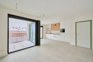 <span><strong>80% VERKOCHT!<br />Geniet van 6% btw, ook interessant voor investeerders! Informeer naar de voorwaarden.<br /><br /></strong>Wij zijn ook elke woensdag van 13 uur tot 16 uur aanwezig. Agnetenpark, Altijd thuis, overal dichtbij...</span><br /><br />Agnetenpark is een échte nieuwe buurt met verschillende woningtypes voor iedereen en voor elke (gezins)situatie. Maar in Agnetenpark leef je niet alleen op maat van de mensen maar ook op maat van morgen. Zo is er aandacht voor duurzame energie - denk maar aan zonnepanelen, geothermie (warmtepomp met aardwarmte) en waterrecuperatie - én duurzame mobiliteit. De woningen dragen ook het BEN-label (Bijna Energie Neutraal). Het E-peil ligt onder E20 waardoor er 5 jaar vrijstelling is op het kadastraal inkomen. <br /><br />Ook wordt er in Agnetenpark gezorgd voor het beste wooncomfort. Ondergrondse staanplaatsen, kelder- en fietsenbergingen zorgen voor het mobiele comfort. <br /><br /><span><strong>Parkwoningen B - Residentie Pieter Breugel - APP 2.1</strong></span><br />- 2de verdieping;<br />- bewoonbare oppervlakte: 72,87m²;<br />- oppervlakte terras: 6m²;<br />- 1 slaapkamer;<br />- berging aan de inkomhal;<br />- leefruimte met veel lichtinval;<br />- open ingerichte keuken;<br />- ingerichte badkamer; <br />- apart gastentoilet;<br />- standplaats en berging in de afgesloten parkeerkelder.<br /><br />De materiaalkeuzes voor dit appartement werden gemaakt.<br /><br />Vermelde prijs is exclusief ondergrondse parkeerplaats, berging en/of fietsenparking en exclusief registratie, BTW en notariskosten.<br /><br />
<p>In dit project is geïnvesteerd in een efficiënt en duurzaam geothermisch verwarming en koeling systeem (KWO systeem) dat samen met zonnepanelen en warmtepompen zorgt voor een zeer lage energiefactuur. Meer info over dit systeem vind je hier: www.jansenrealestate.be/wat-is-een-kwo-systeem</p>
<br />Een gevarieerd aanbod met een topafwerking, zorg voor de toekomst, het heden en het verleden, dat is wat het groene project Agnetenpark omschrijft. Bovendien komt dit project in aanmerking voor aankoop aan 6% btw (onder voorwaarden). Wij ontzorgen je ook voor de verkoop van je huidige woning! Voor meer uitleg helpen we je graag verder.